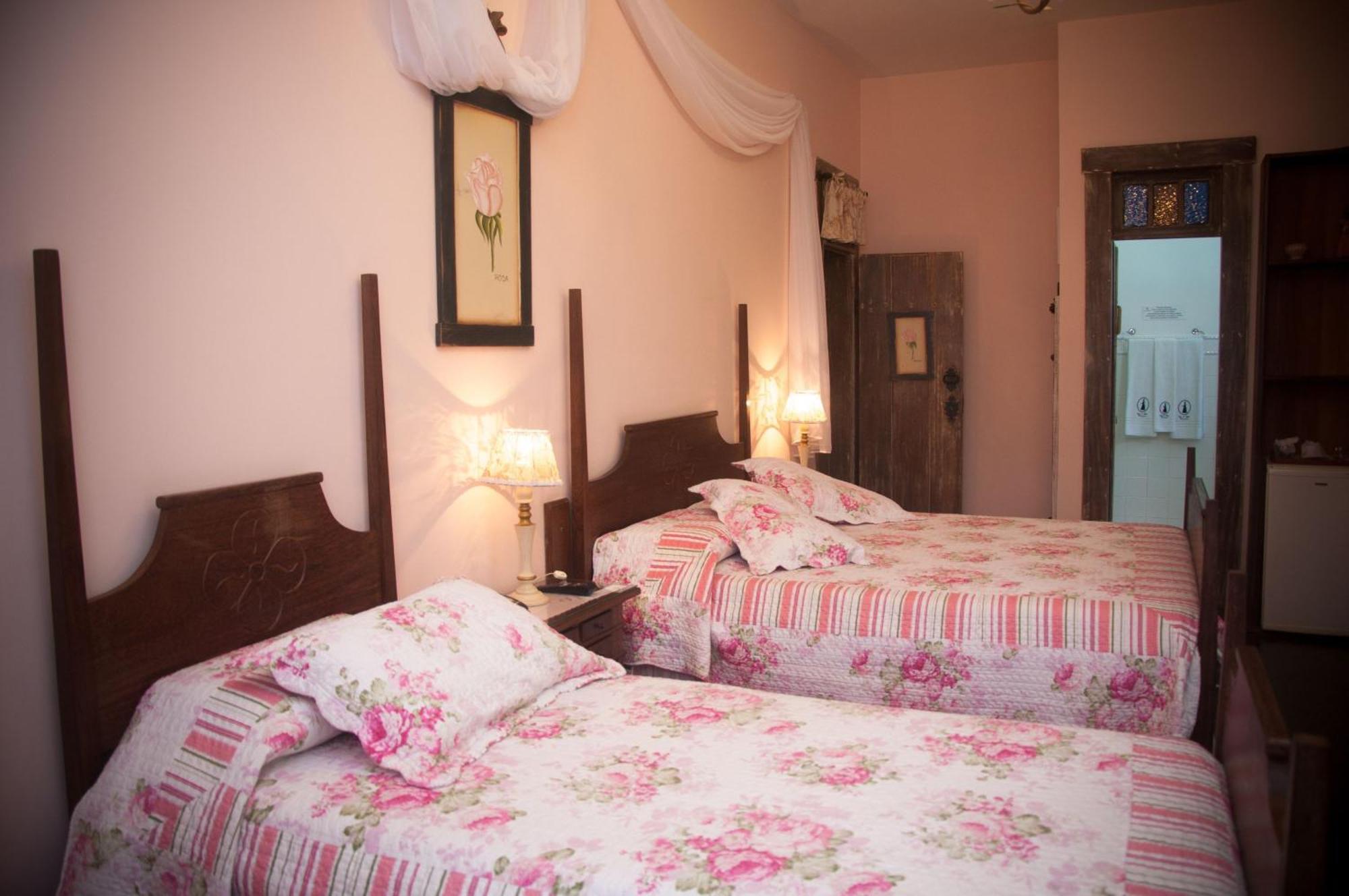 Quarto Triplo Luxo com Ar-condicionado